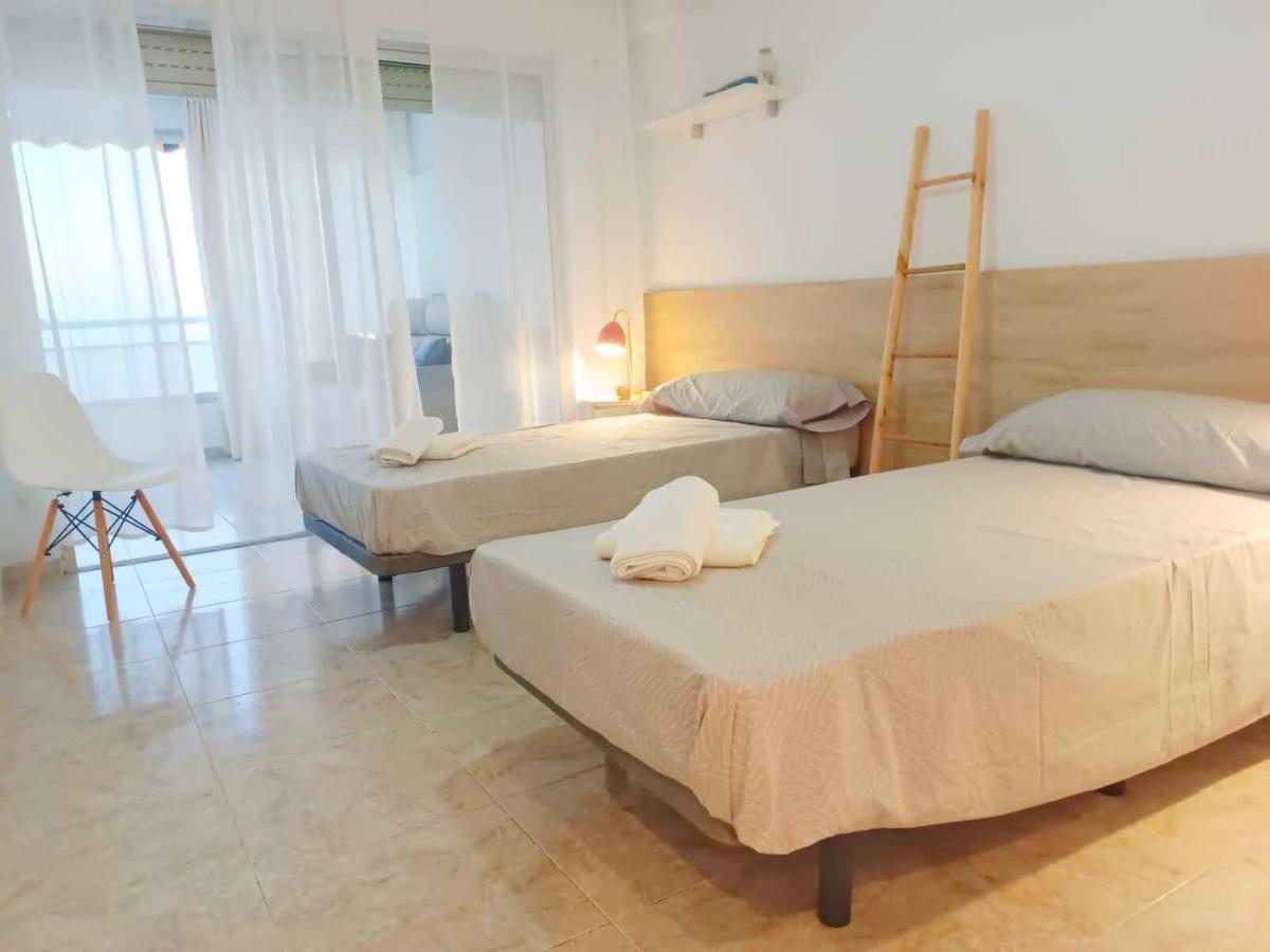 Benidorm Carolina Beach & Pool Apartment Bagian luar foto